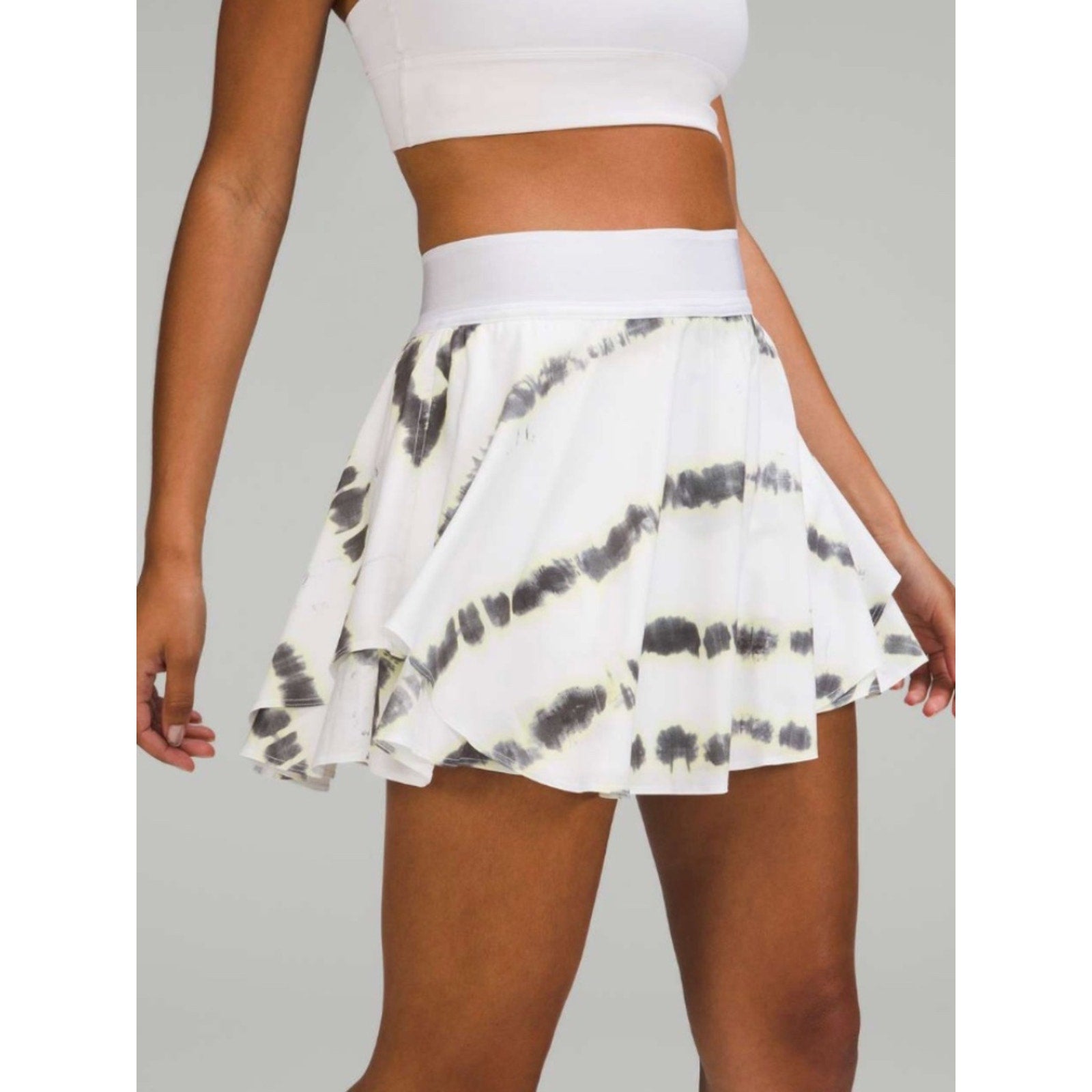 Lululemon Court Rival High-Rise Skirt - 6 🌟
