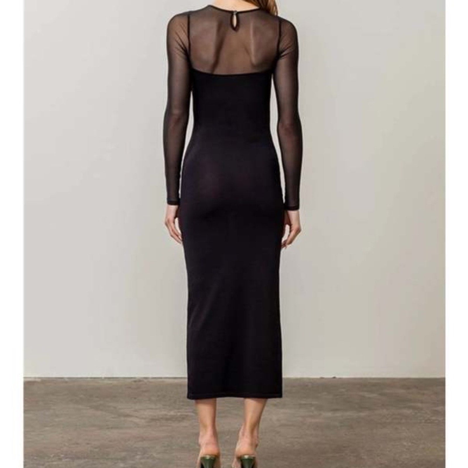 NWT Moon River Kaiden Midi Dress - Black - size M