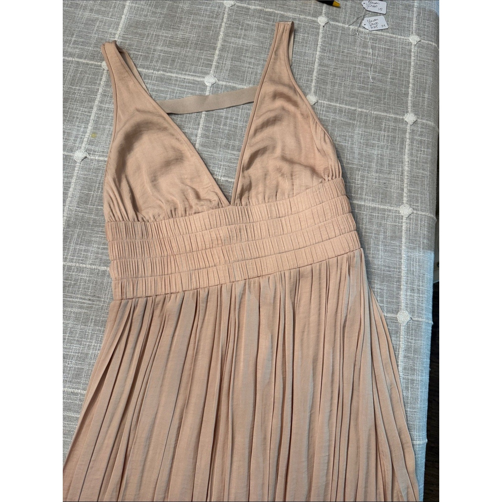 Elizabeth & James Plunge Maxi Dress - 6 🌟