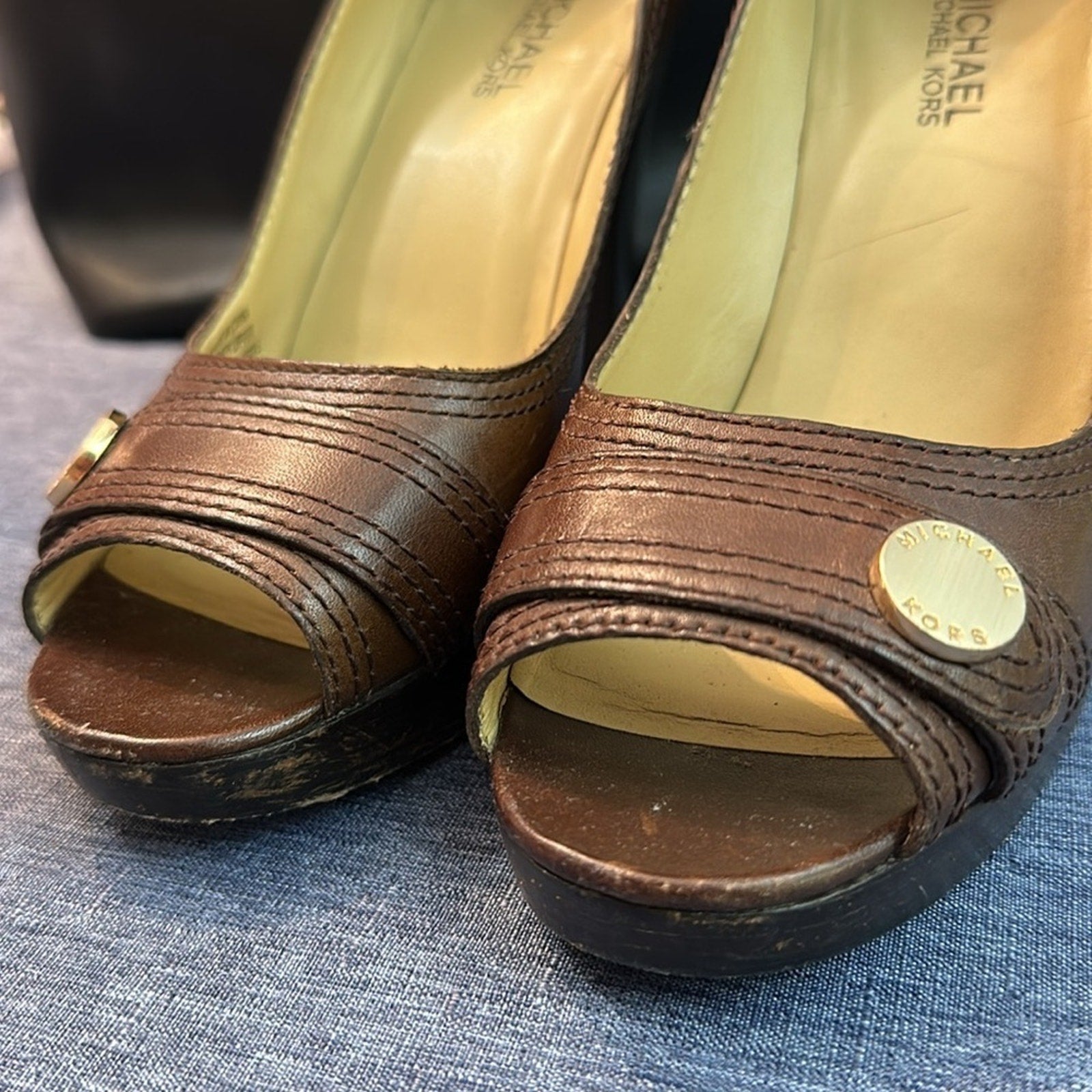 Micheal Micheal Kors Chocolate Leather Peep Toe Heels