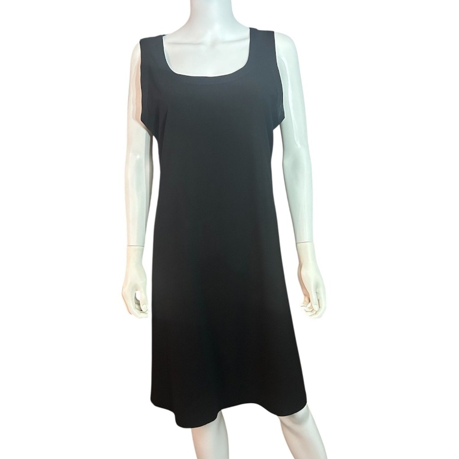 Lafayette 148 black knee length crepe dress - size L