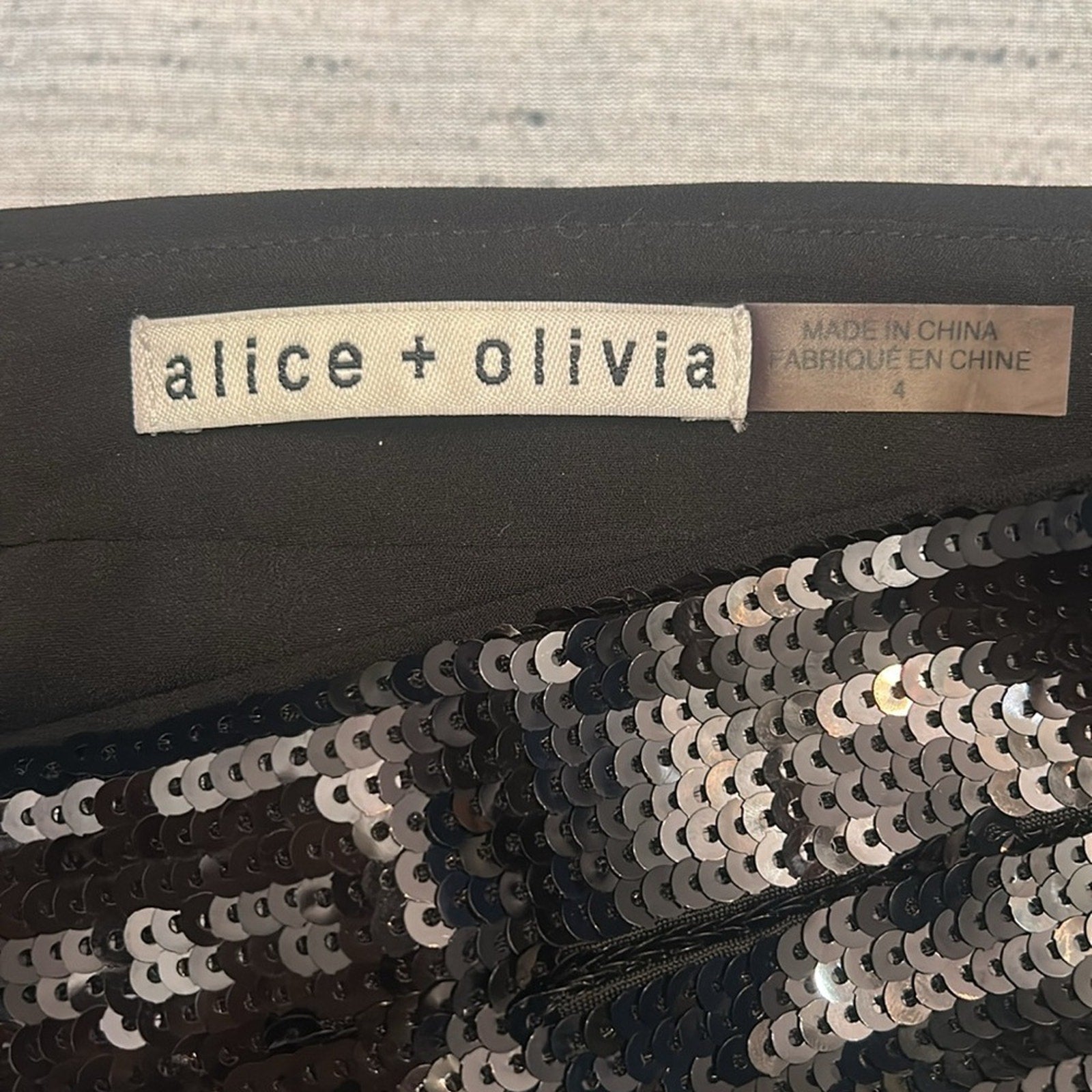 ALICE + OLIVIA Black Ivory Striped Sequin Embellished Rue Pencil - size 4