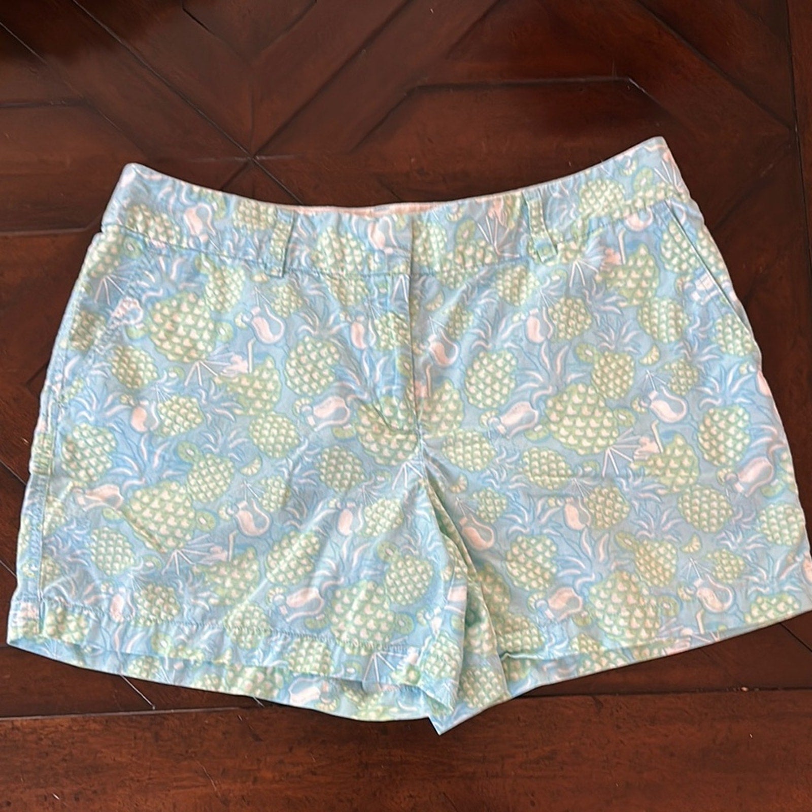 Vineyards Vines pineapple Shorts - size 12