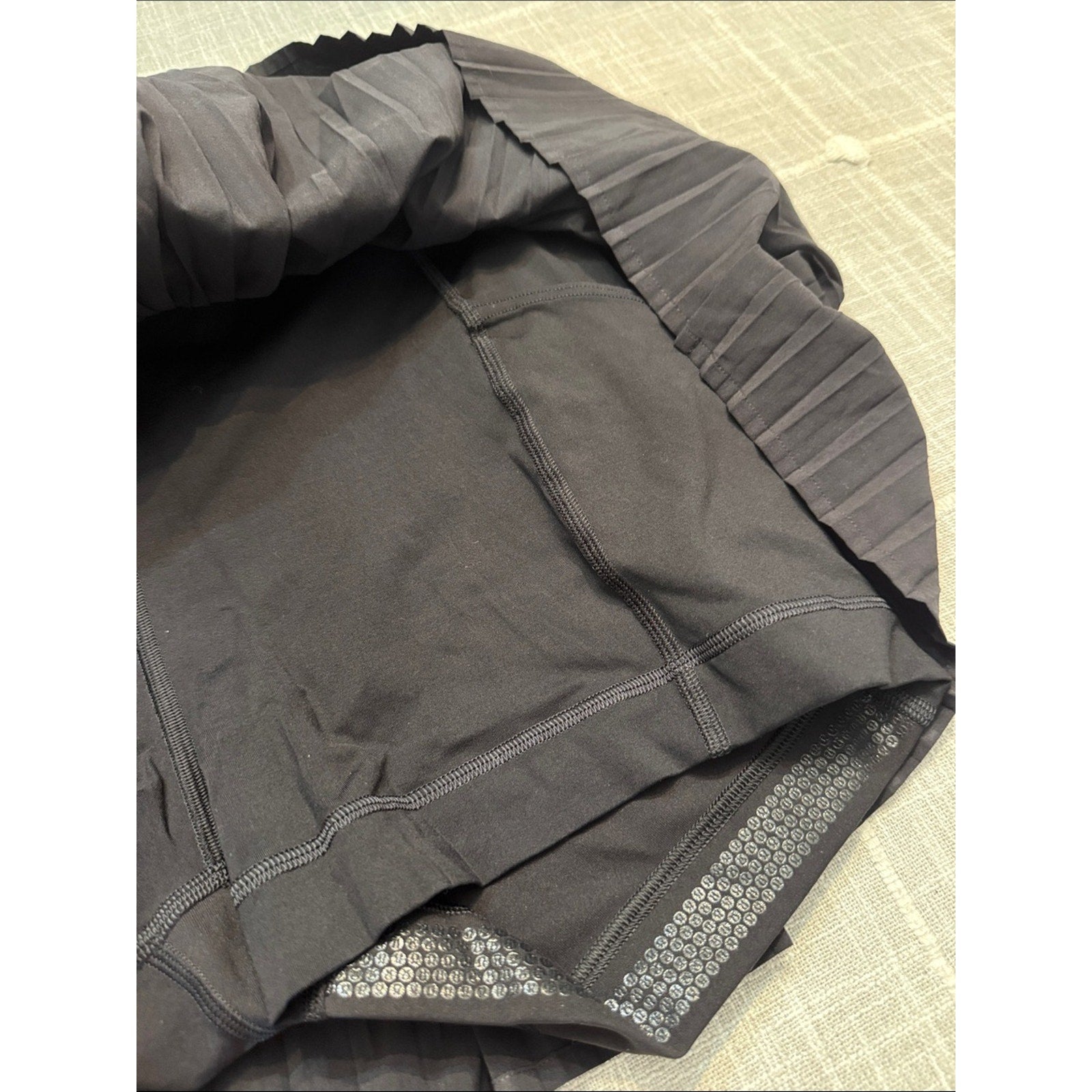 LULULEMON Varsity High-Rise Pleated Swift Tennis Skirt in Black 🌟