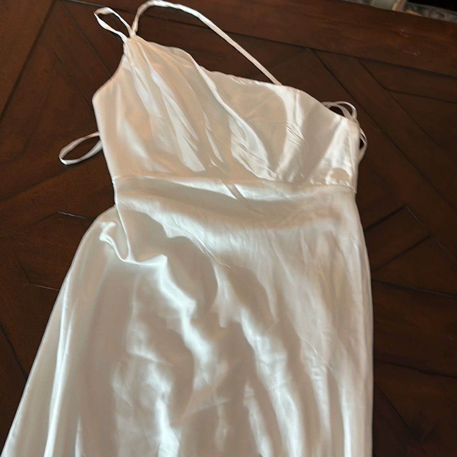 NEW Ieena Mac Duggal One-Shoulder Satin Sheath Gown White - size 6