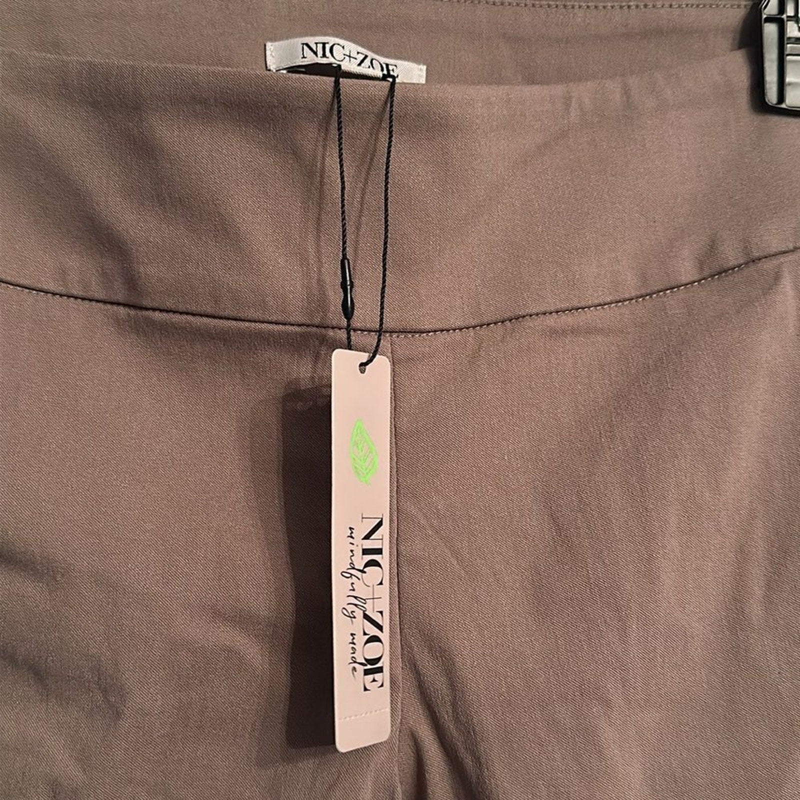 NWT Nic + Zoe Wonderstretch Straight Pant - Shiitake - size 2