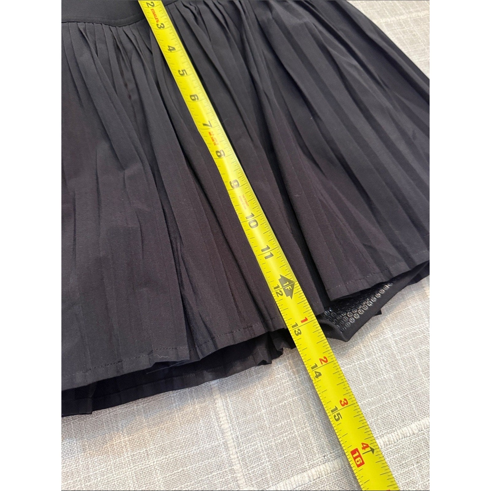 LULULEMON Varsity High-Rise Pleated Swift Tennis Skirt in Black 🌟