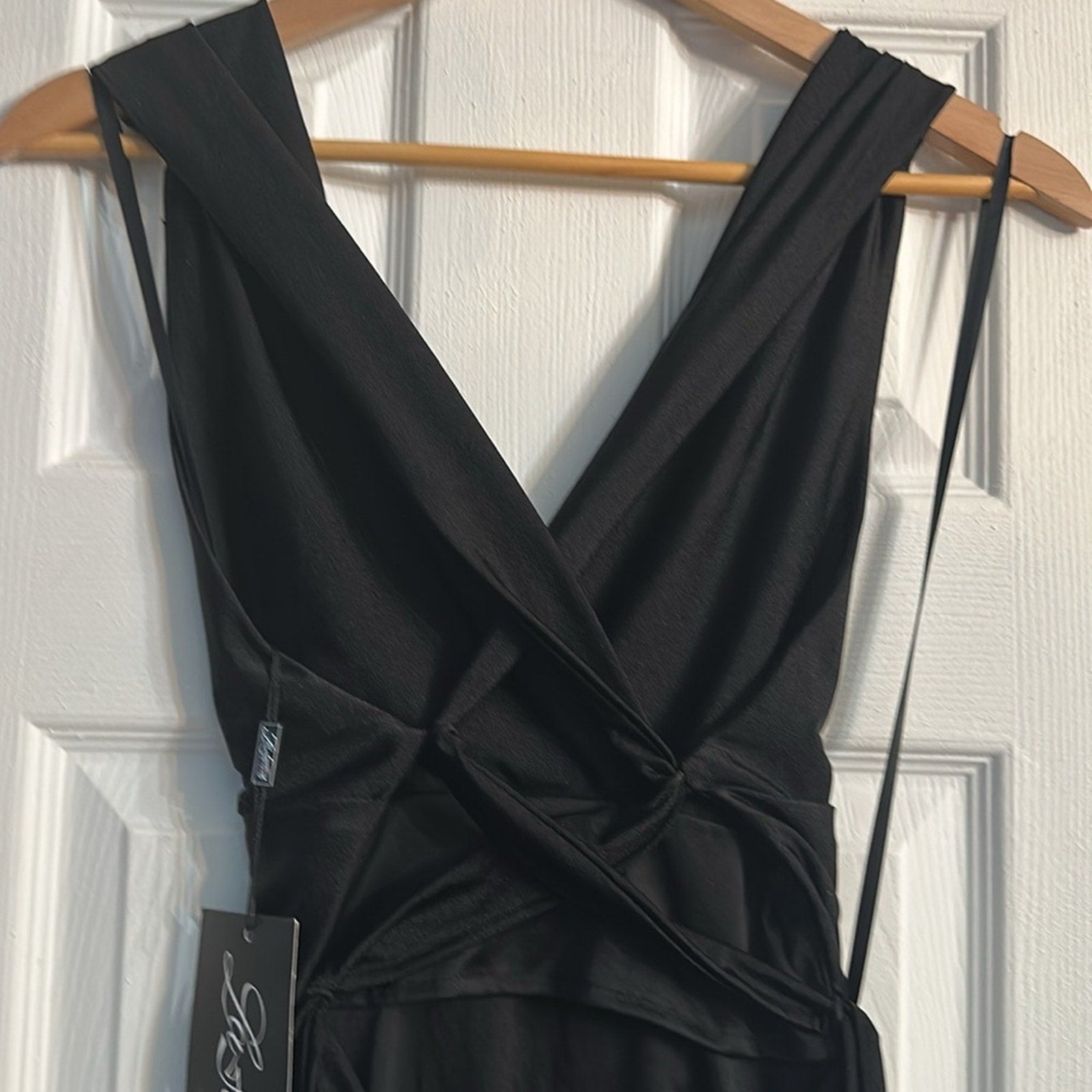 NWT LA FEMME DRESS 28677 GOWN IN BLACK - size 0