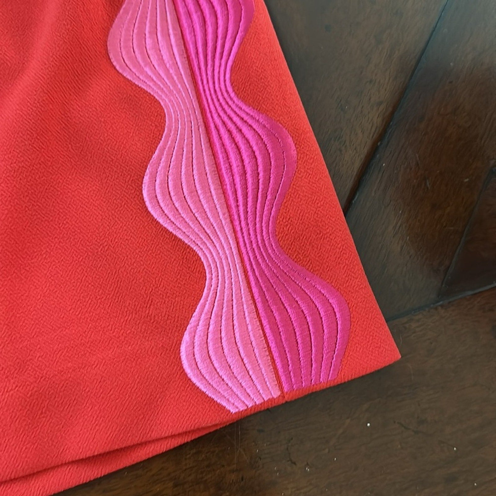 Trina Turk Sheath Dress Women Size 8 Red Polyester Sleeveless V Neck Back Zipper