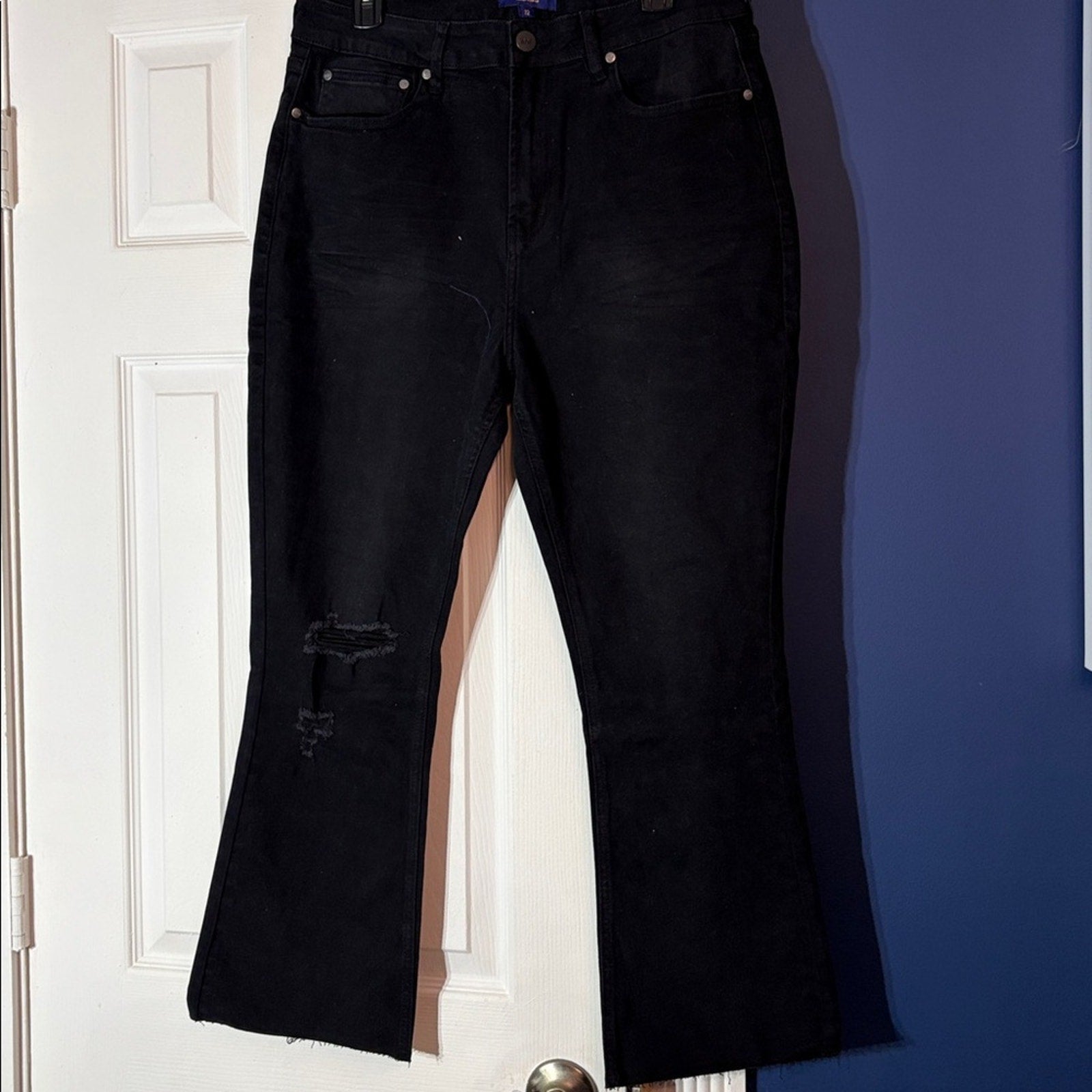 NWT Cavalli Class High Rise Straight Leg Jeans Raw Hem Distressed Knee Black 32