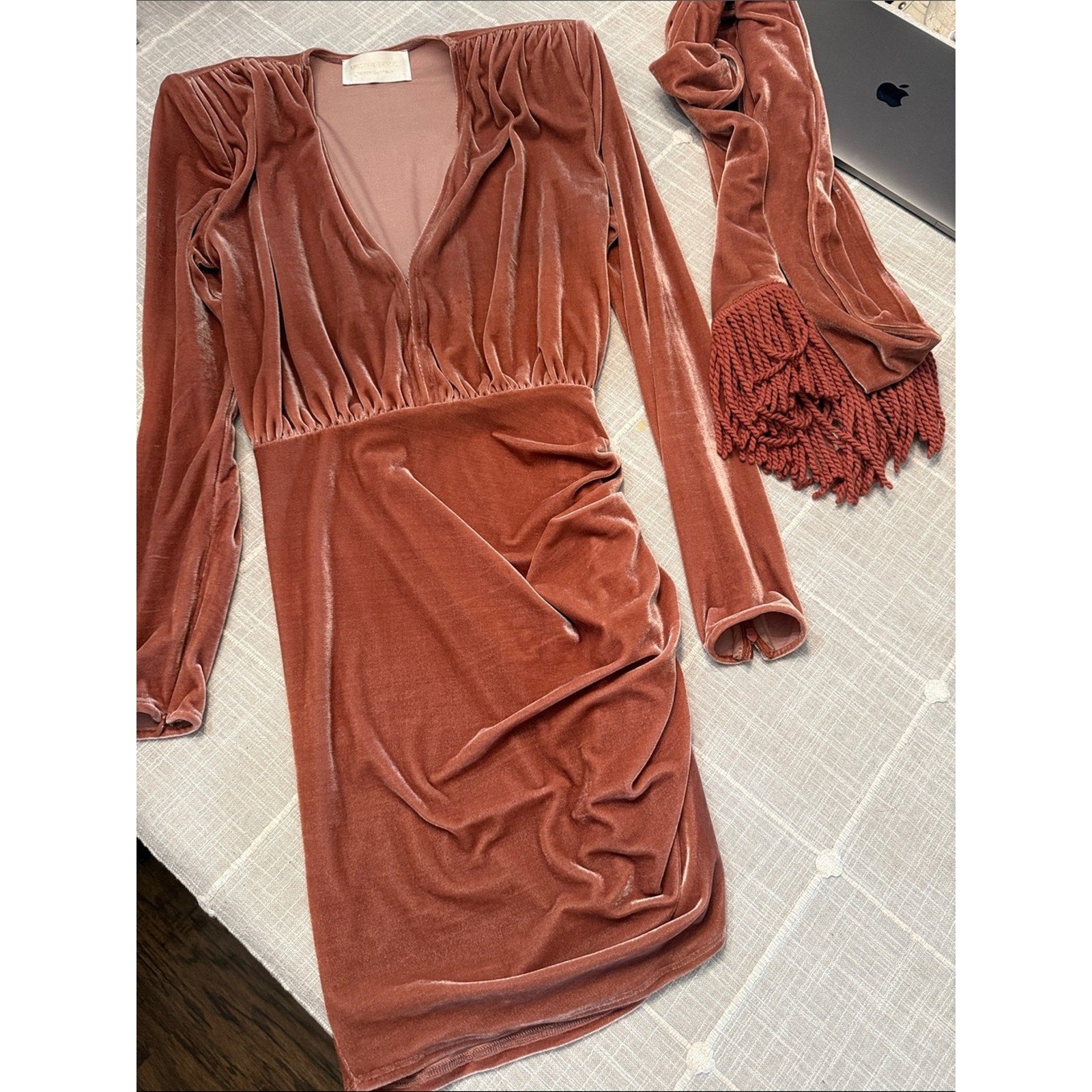 Bronx And Banco Women's Pink Rihanna Velvet V-Neck Mini Dress - M 🌟
