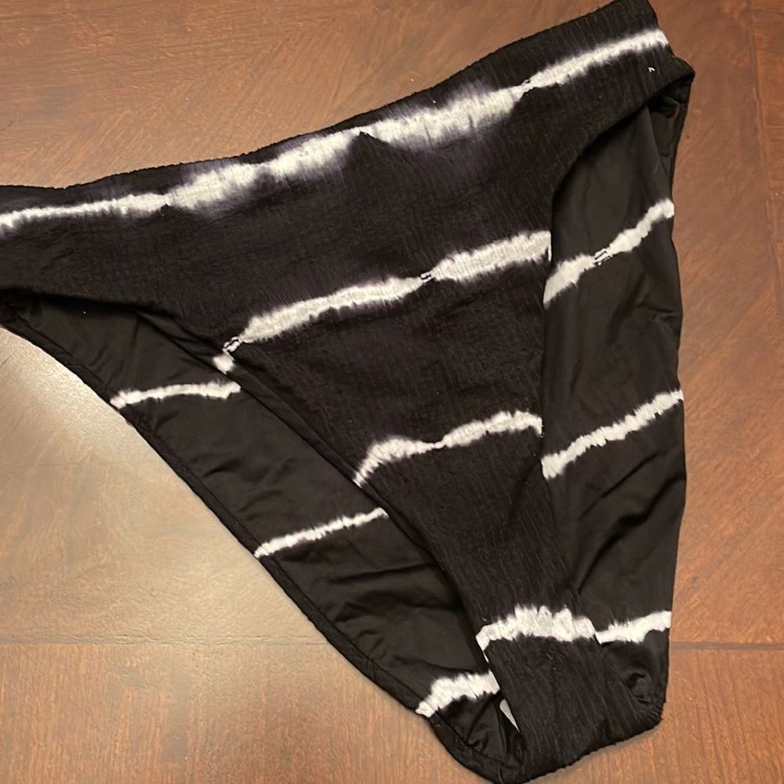 NWT Becca Iconic Swim High Waist Bikini Bottoms Black - size Large