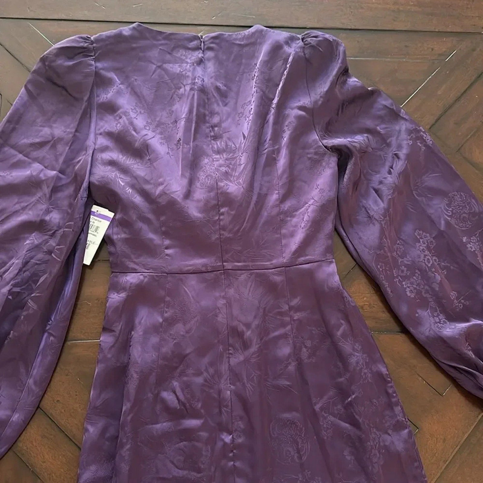 NEW ASTR THE LABEL NWT PURPLE Floral Knee Length Long Sleeve Satin Dress