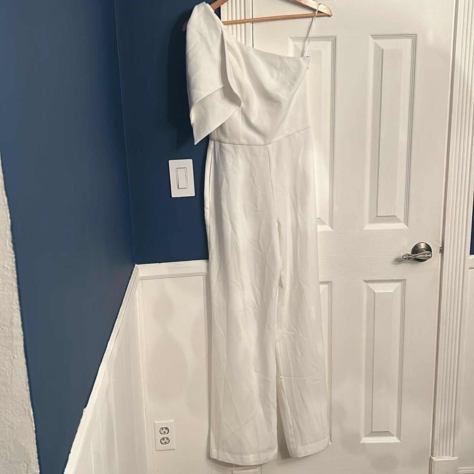 NWT Dress the Population Women's Tiffany Bow-Trim One-Shoulder Jumpsuit - size S