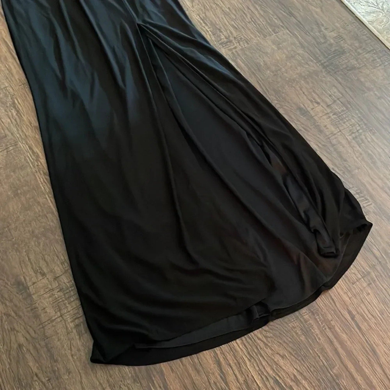NWT Ieena By Mac Duggal Black dress Style No. 26686 - size. 6