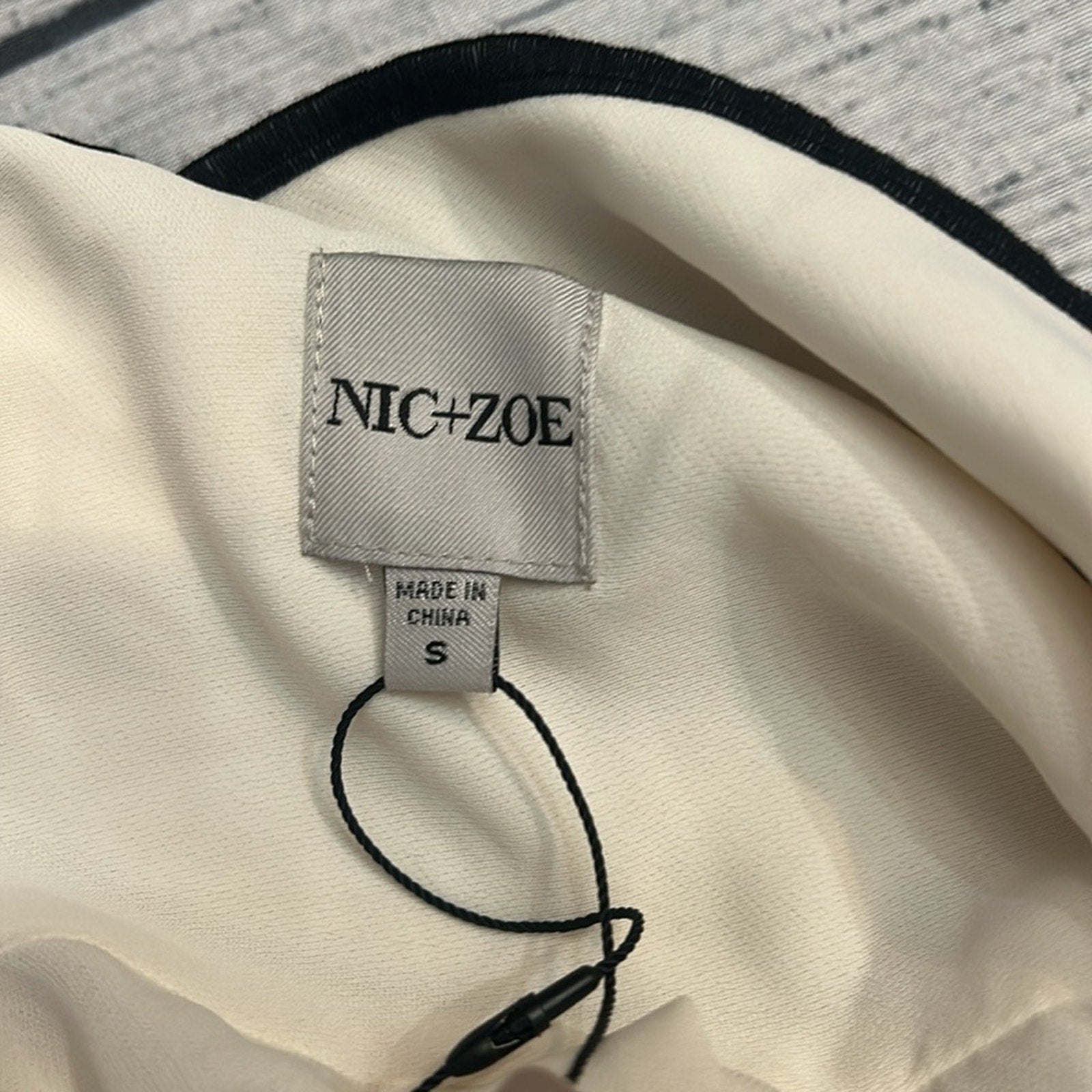 NWT Nic + Zoe TOUCH OF TRIM SHIRT - size small