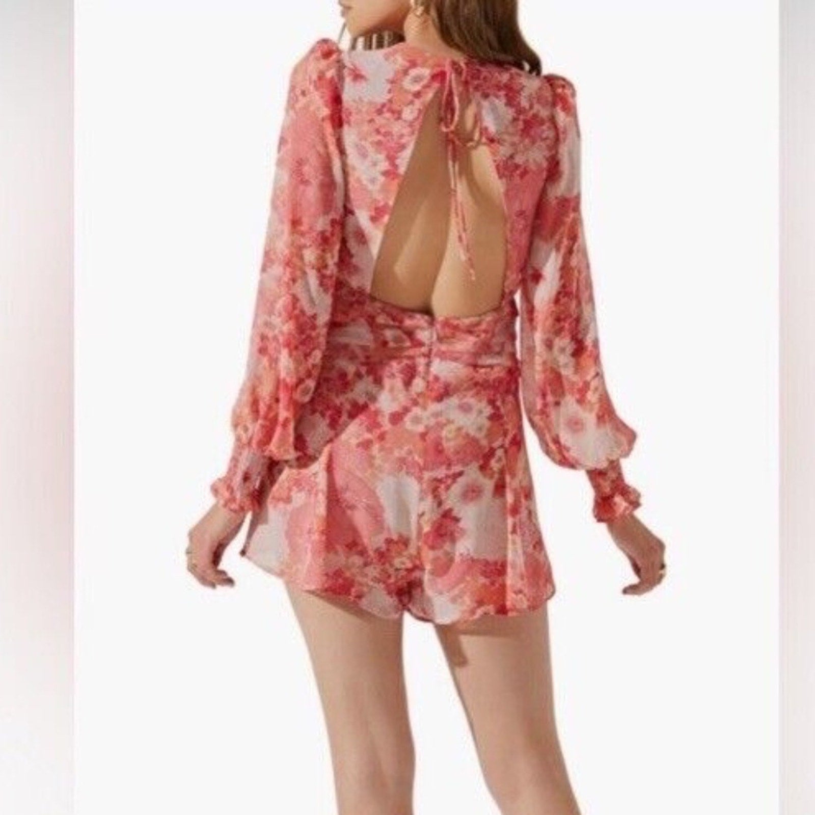 NWT Astr Open Back Long Sleeve Chiffon Romper Lined Coral Red Floral - size M