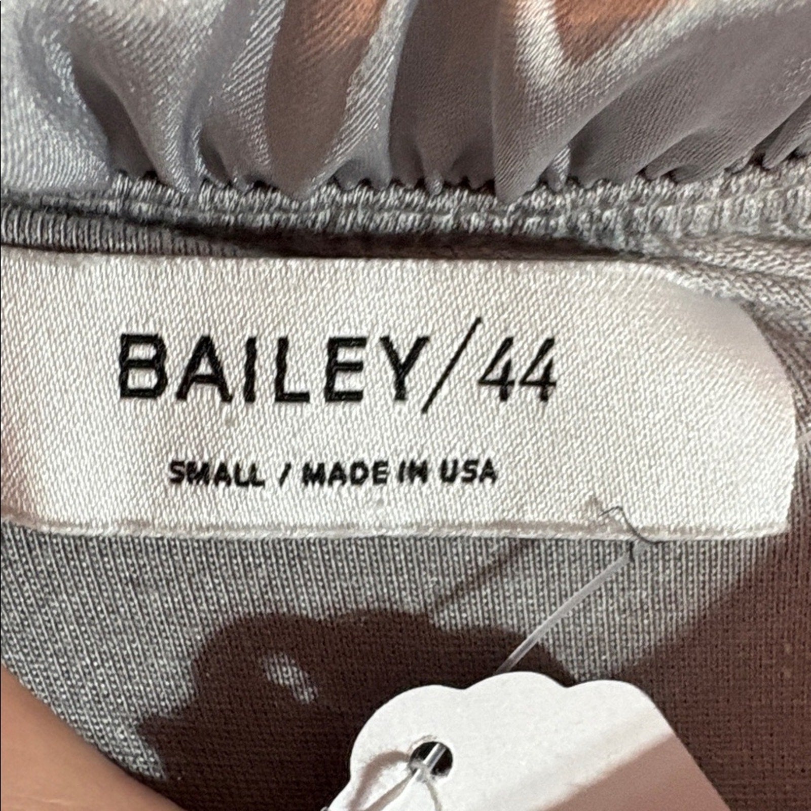 Bailey 44 Womens Gray Satin Off the Shoulder Long Sleeve Blouse - size small