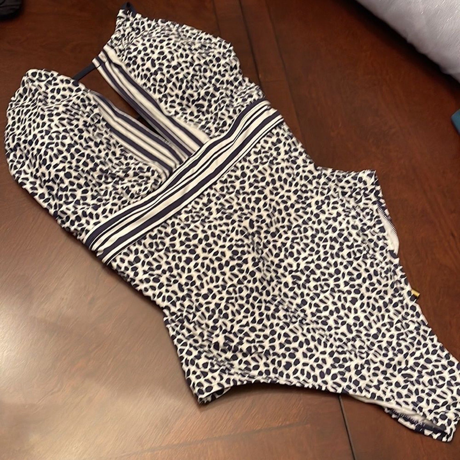 NWOT La Blanca Apulia Mix High Neck Keyhole One Piece One-Piece - size 14
