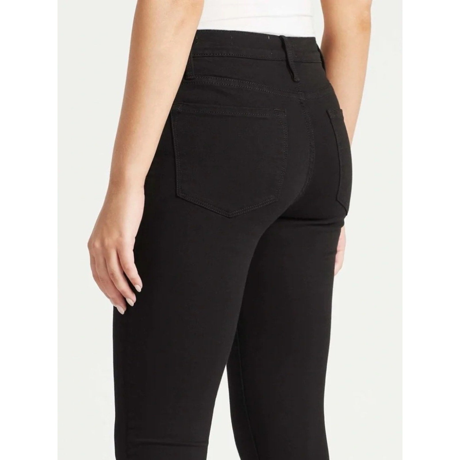 FRAME Le Skinny de Jeanne in Film Noir - size 28