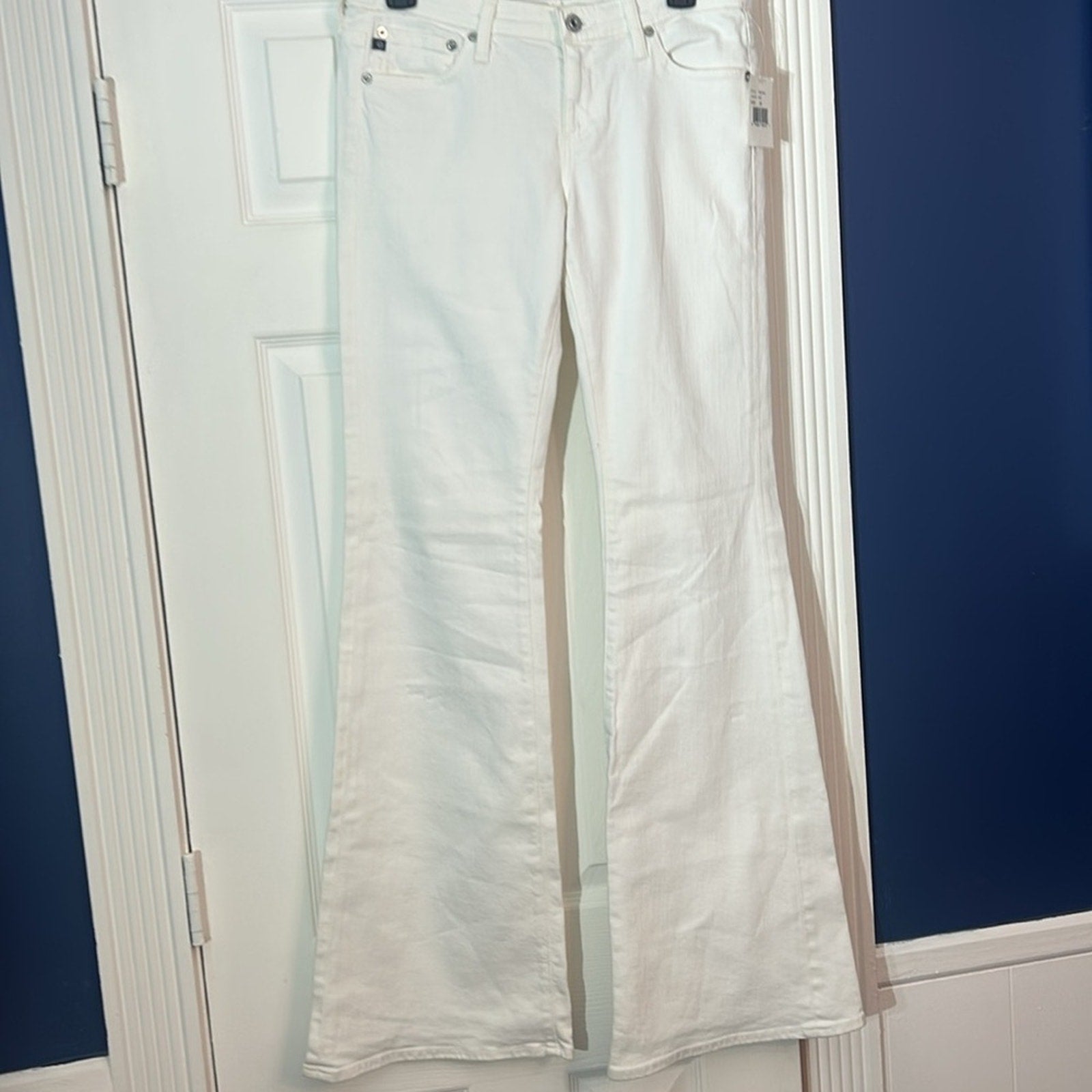 NWT AG Jeans - The Belle Flare in White - size 28R