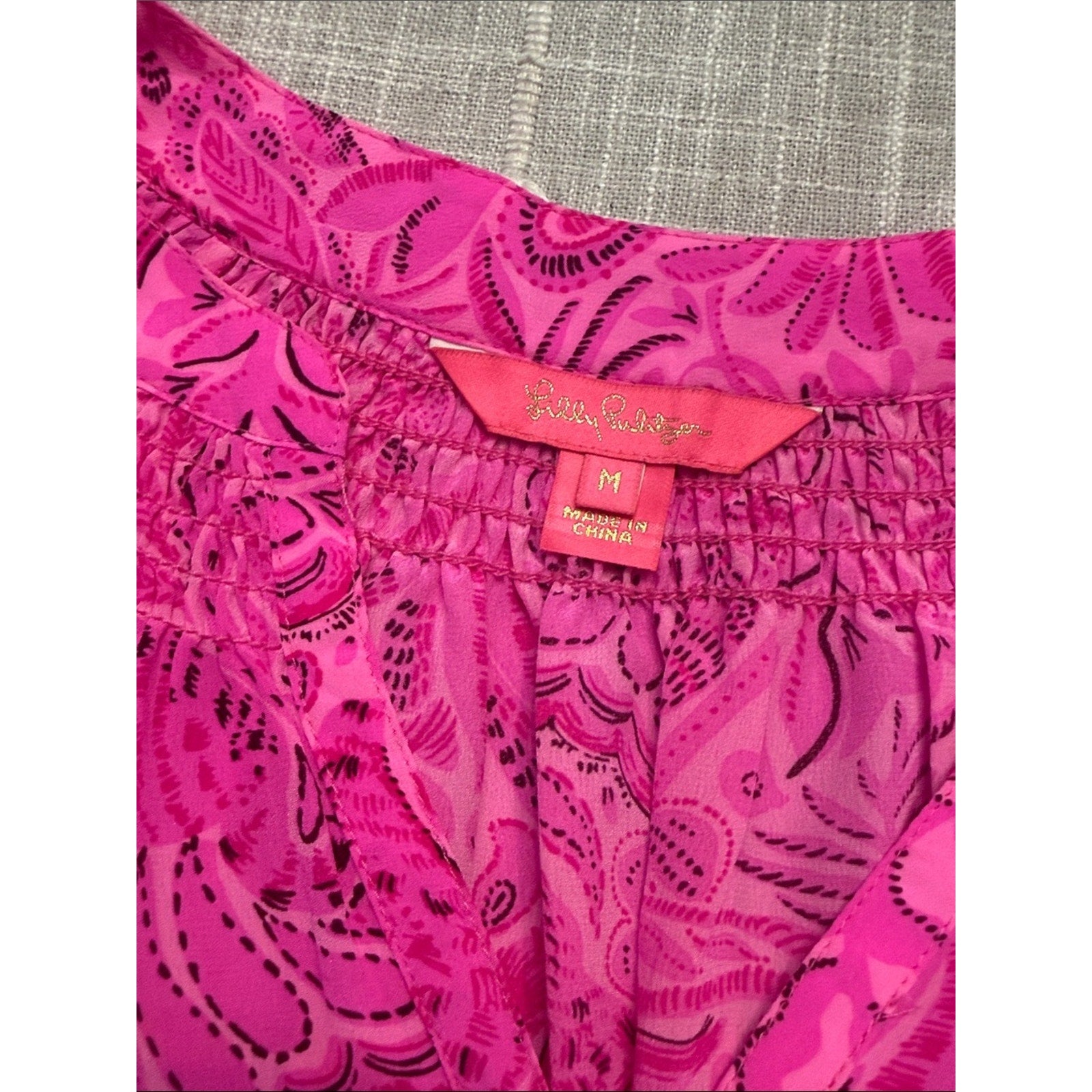 Lilly Pulitzer Elsa Silk Blouse in Pink Blossom Foxy Llama - M 🌟