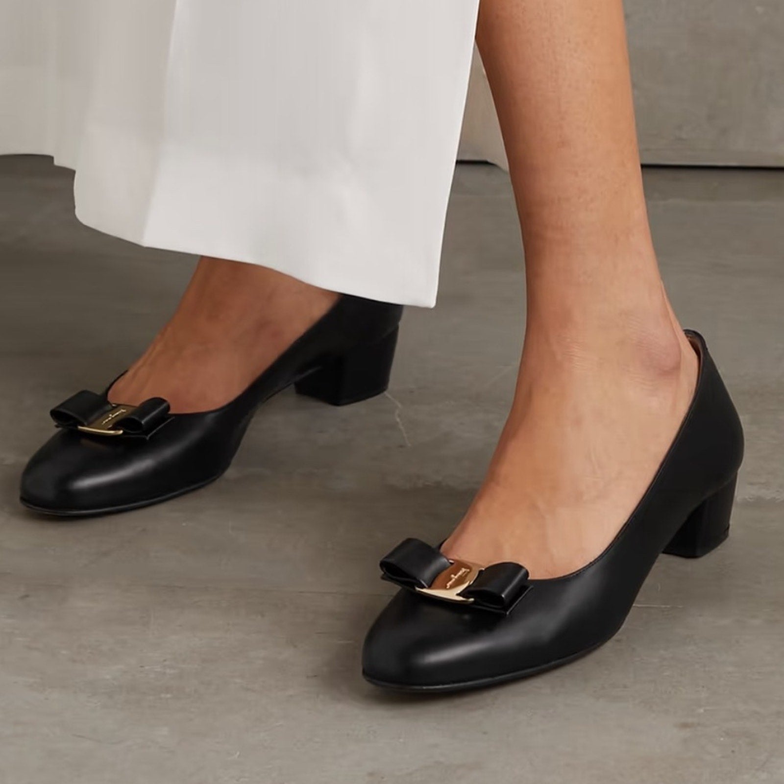 FERRAGAMO Vara bow-embellished leather pumps - size 5