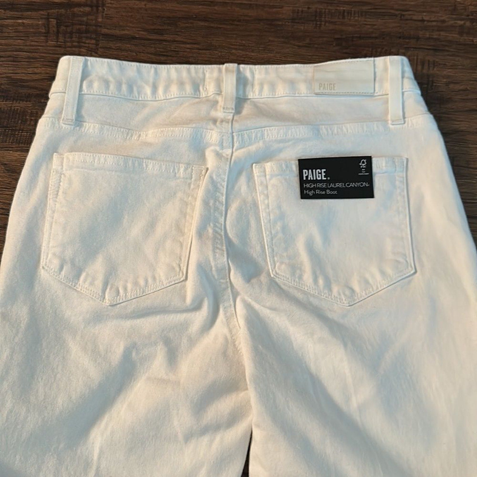 NWT Paige High Rise Laurel Canyon 32" - Crisp White - 25