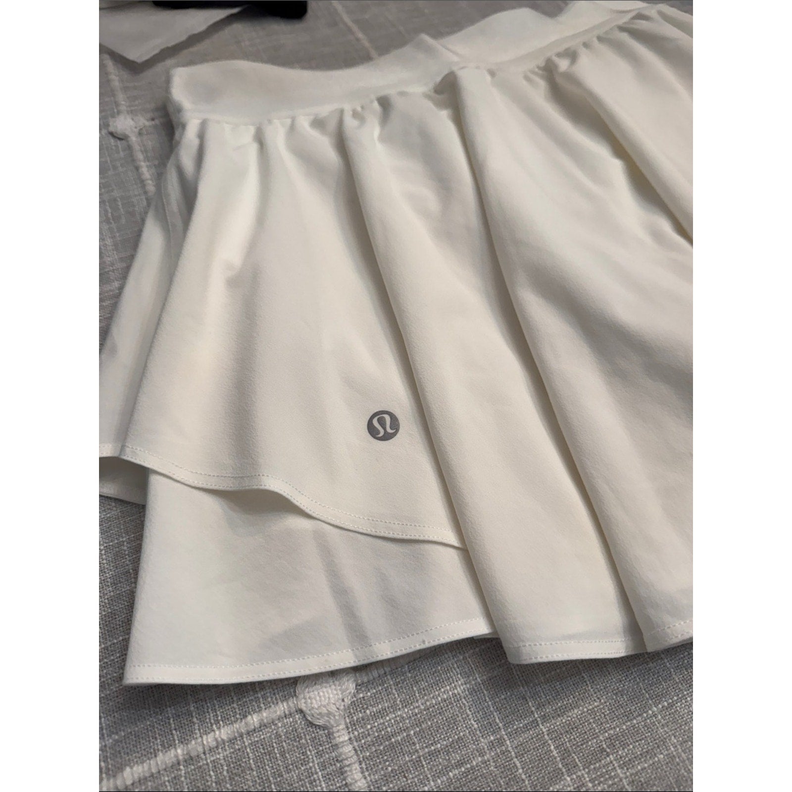 Lululemon Court Rival Perforated High-Rise Skirt - 6 🌟