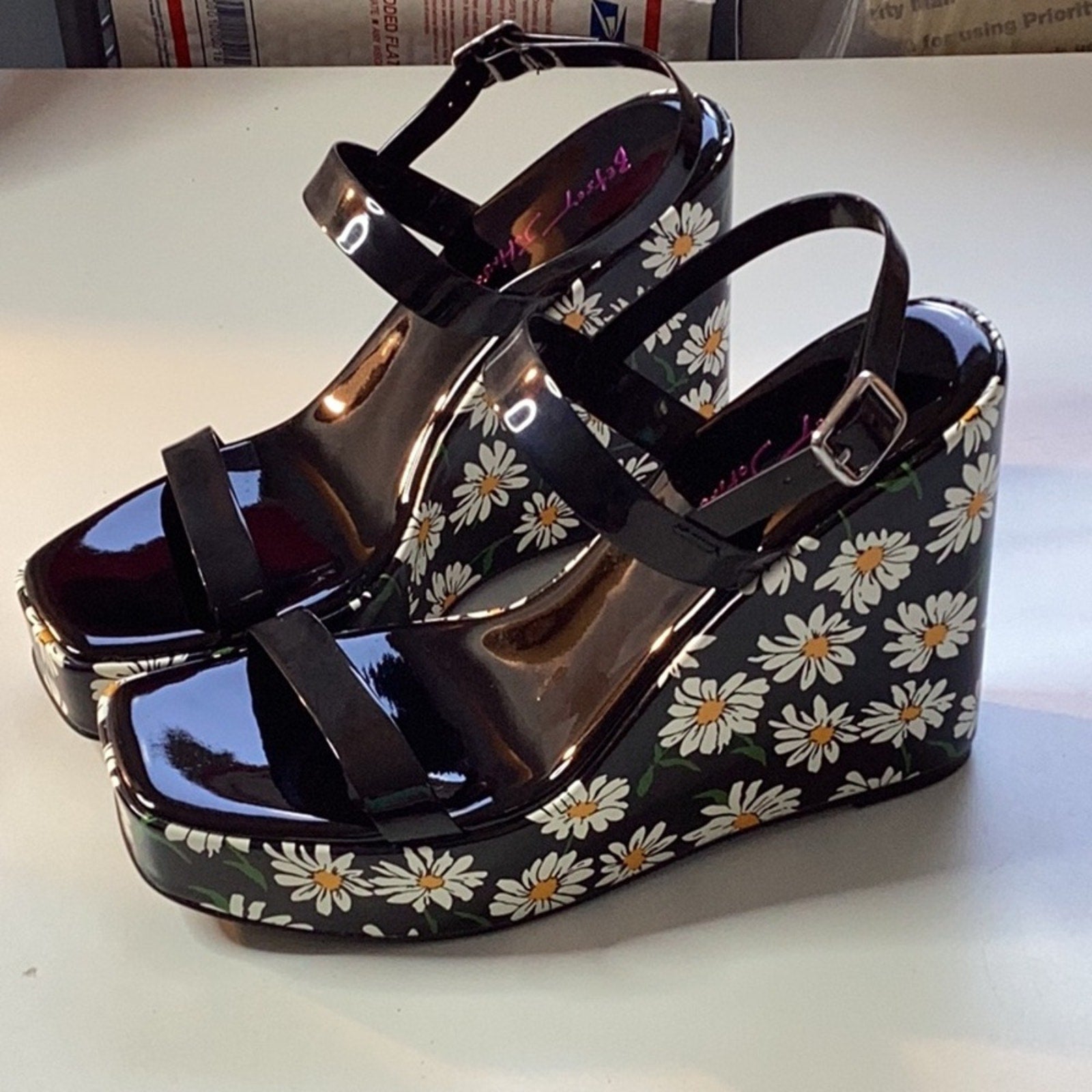 Betsey Johnson Landry Daisy Multi Wedge - 8