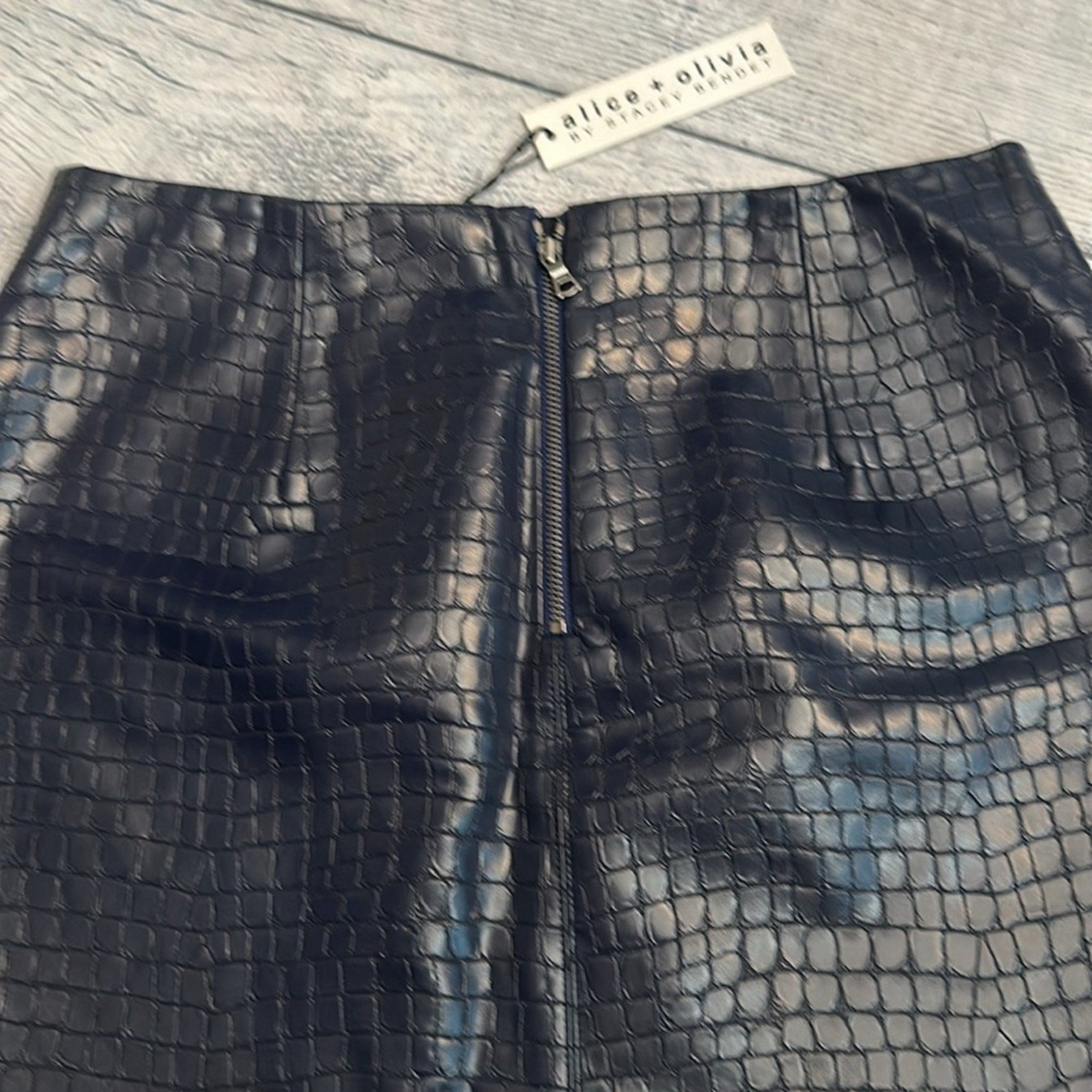 NWT Alice + Olivia Rubi Croc-Embossed Faux Leather Mini Skirt - 4