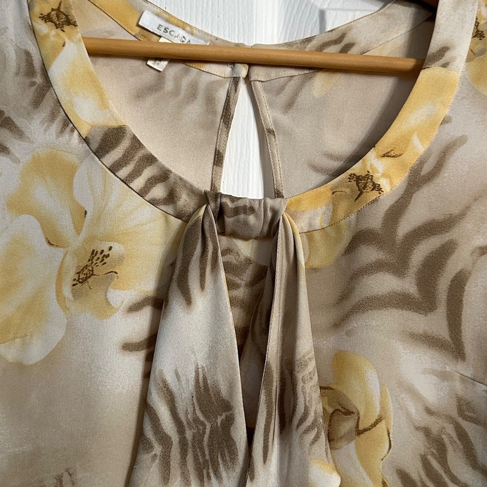 Escada Silk Orchids blouse - size 38 DE (US size 8)
