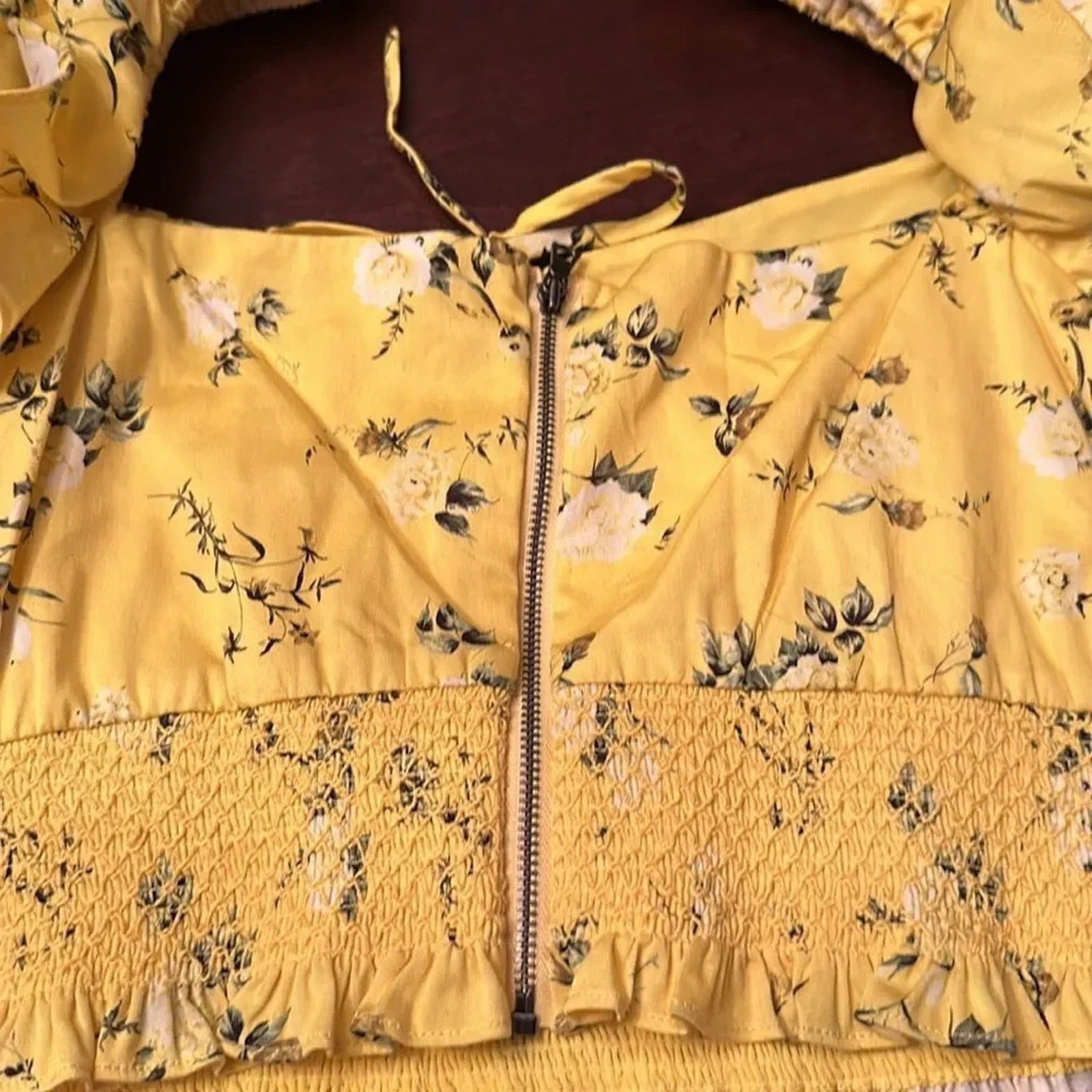 NWOT Alice and Olivia Shanae Floral Print Ruffle Sleeve Crop Top - size XL