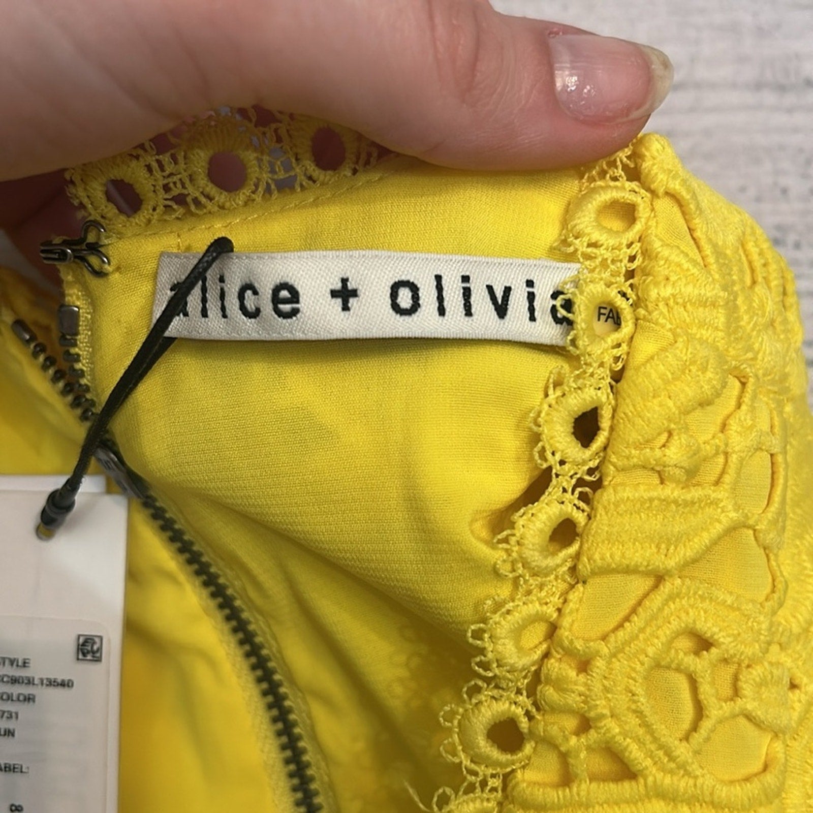 NWT Alice + Olivia Marleen Fit & Flare Lace Dress Sun Yellow $395 - Size 8