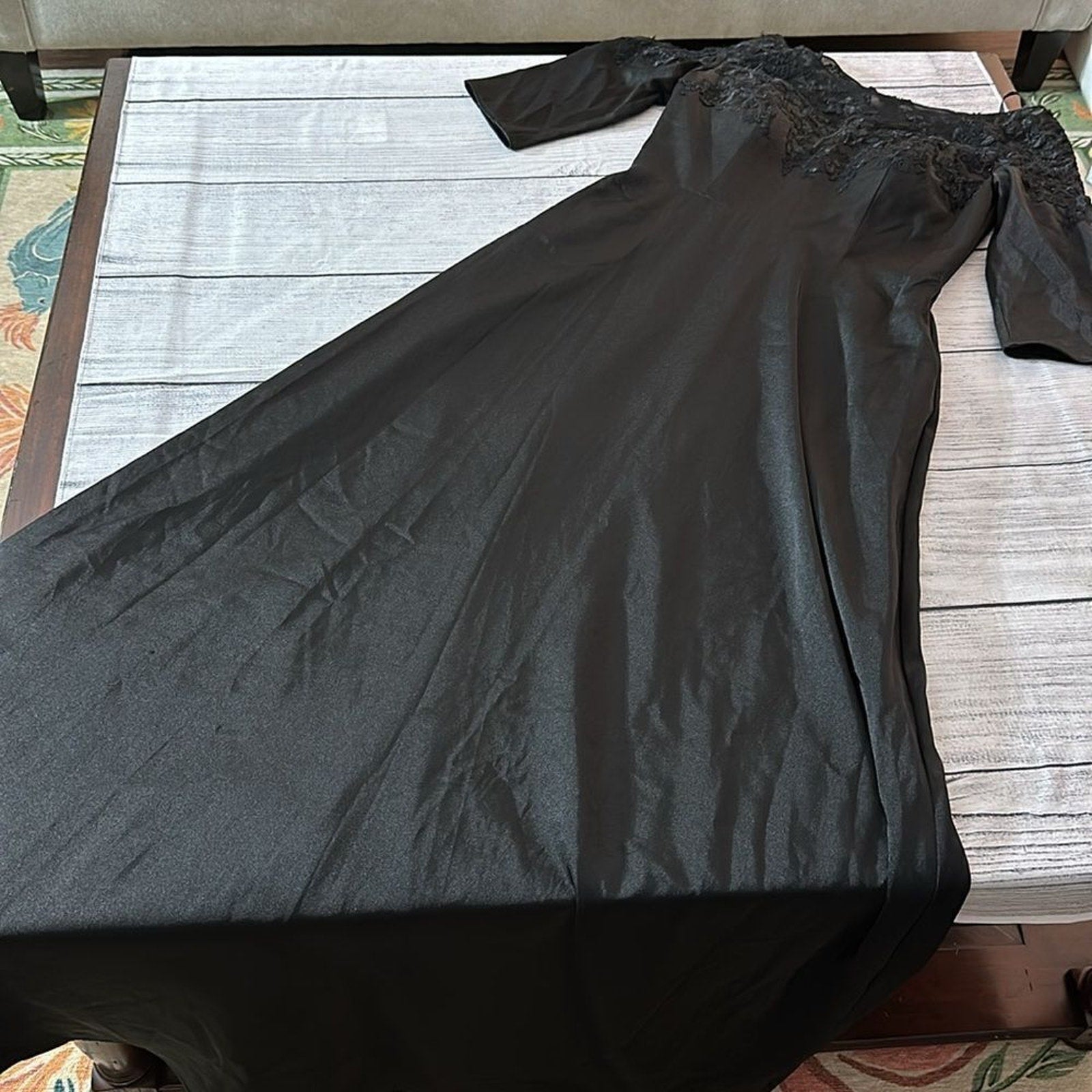 NEW La Femme 29227 Embroidered Illusion Neck Gown - size 4