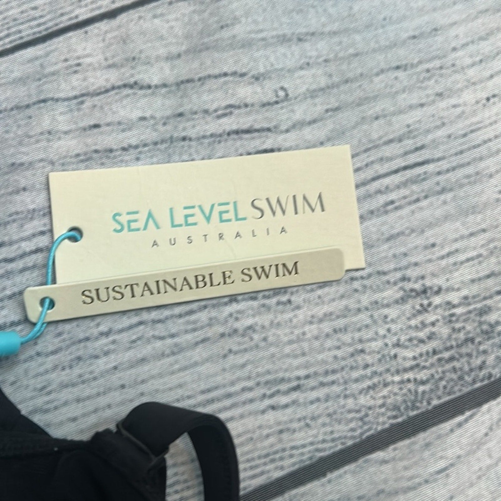 NWT Sea Level Swim Scallop Square Neck Bralette One Piece - size 4