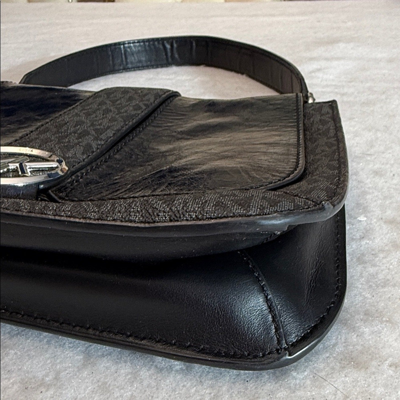 Michael Kors Lillie Signature Polished Top-Handle Satchel (Black/Silver)