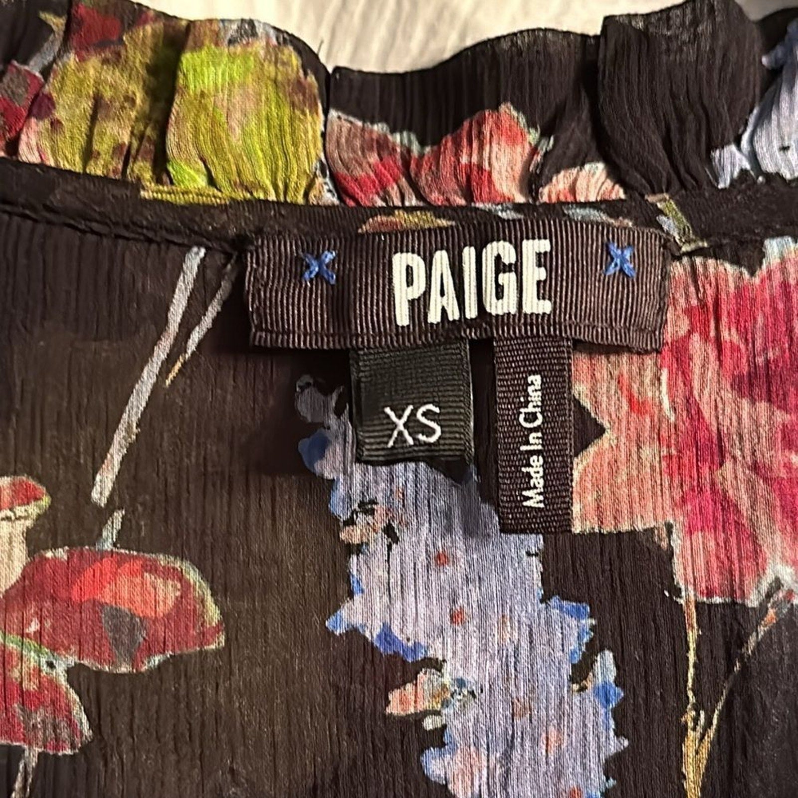 NEW PAIGE  Silk Ruffled Blouse - Multi - size XS