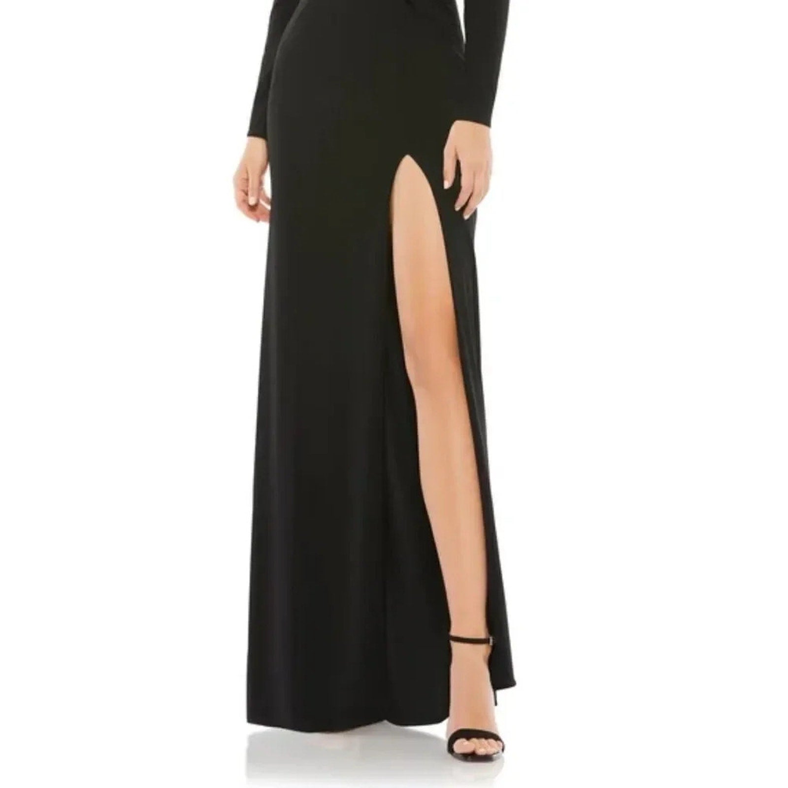 NWT Ieena By Mac Duggal Black dress Style No. 26686 - size. 6