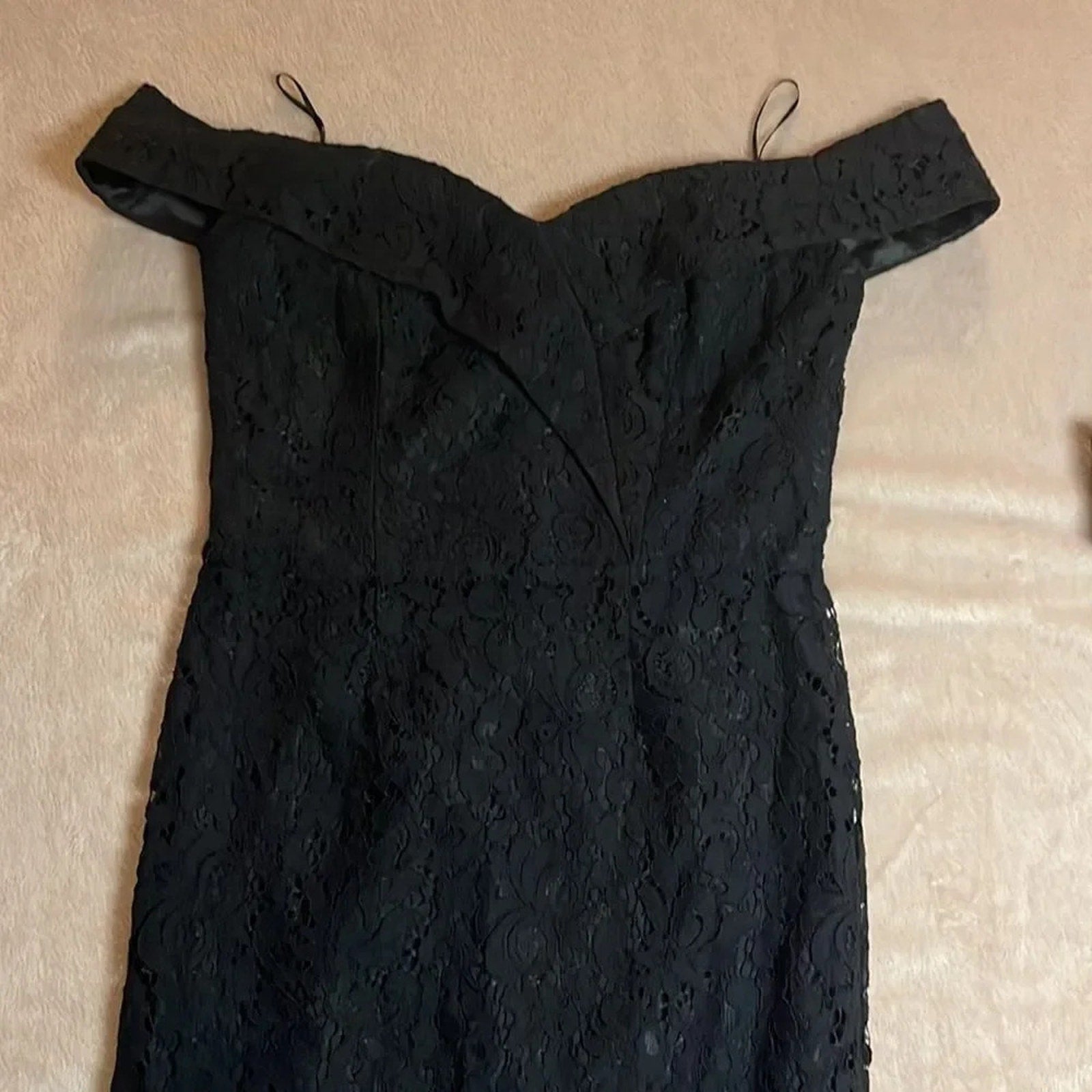 NWOT Bardot BELLA LACE DRESS IN BLACK - size 4