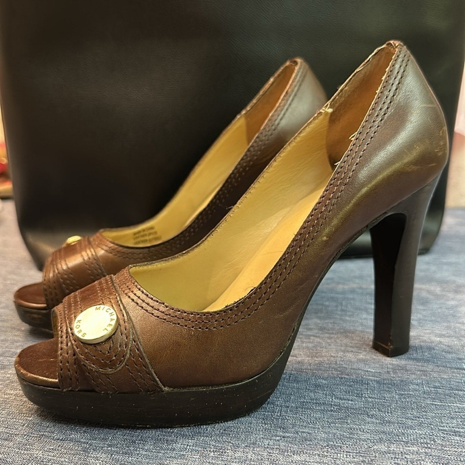 Micheal Micheal Kors Chocolate Leather Peep Toe Heels