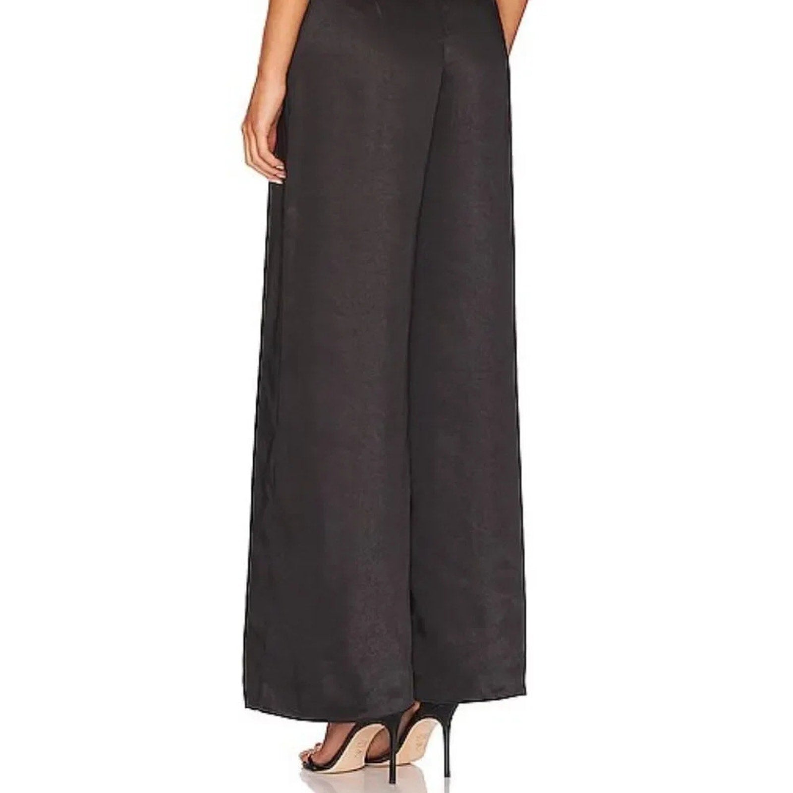 NWT Elliatt - Lydia Jumpsuit - Black - size XS