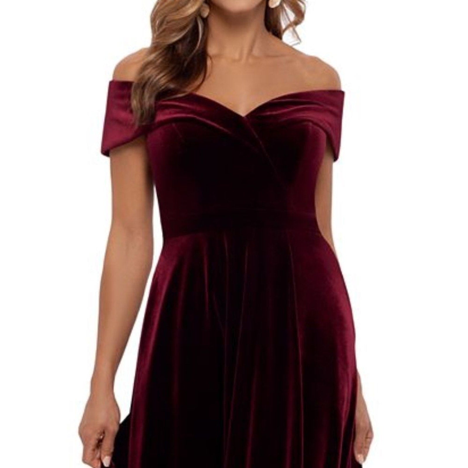 NWT XSCAPE Off-The-Shoulder Velvet Fit & Flare Gown - size 8