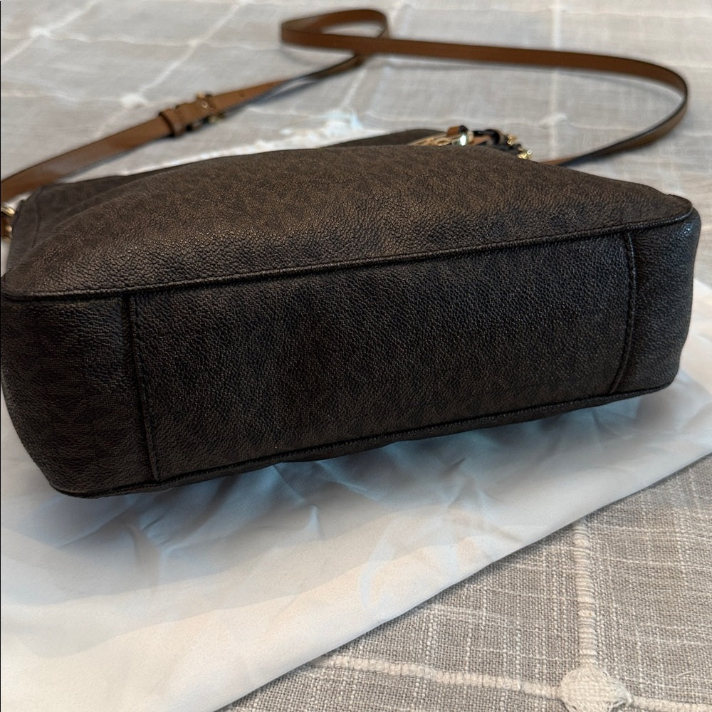 Michael Kors Women's Coated Canvas PVC Logo Messenger Bag 🌟 - Image 7