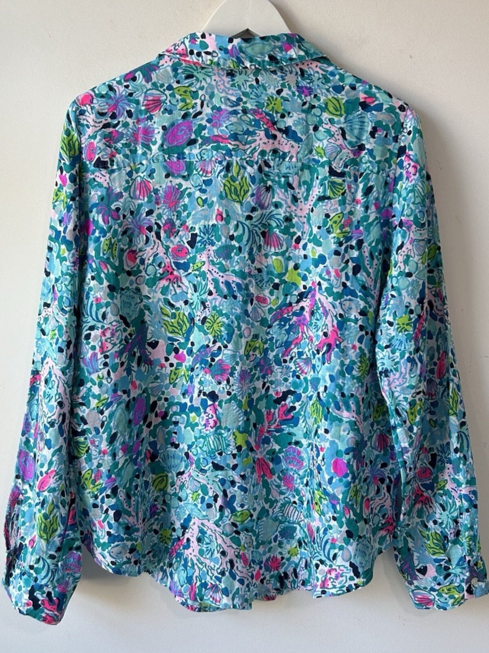 Lilly Pulitzer Sea View Linen Button Down Top Blue Multi Dive Bar - Large 🌟 - Image 6