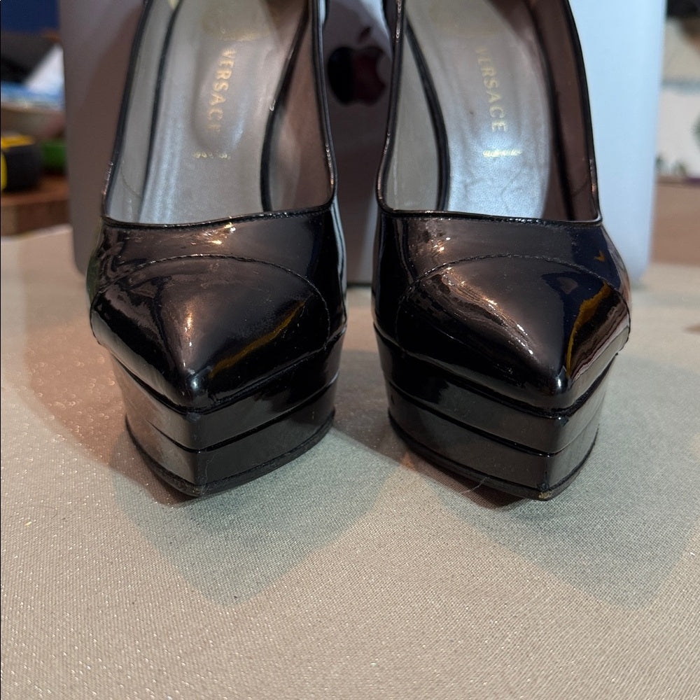 Versace Patent Leather Pumps Black - 38 (US 8) 🌟 - Image 4