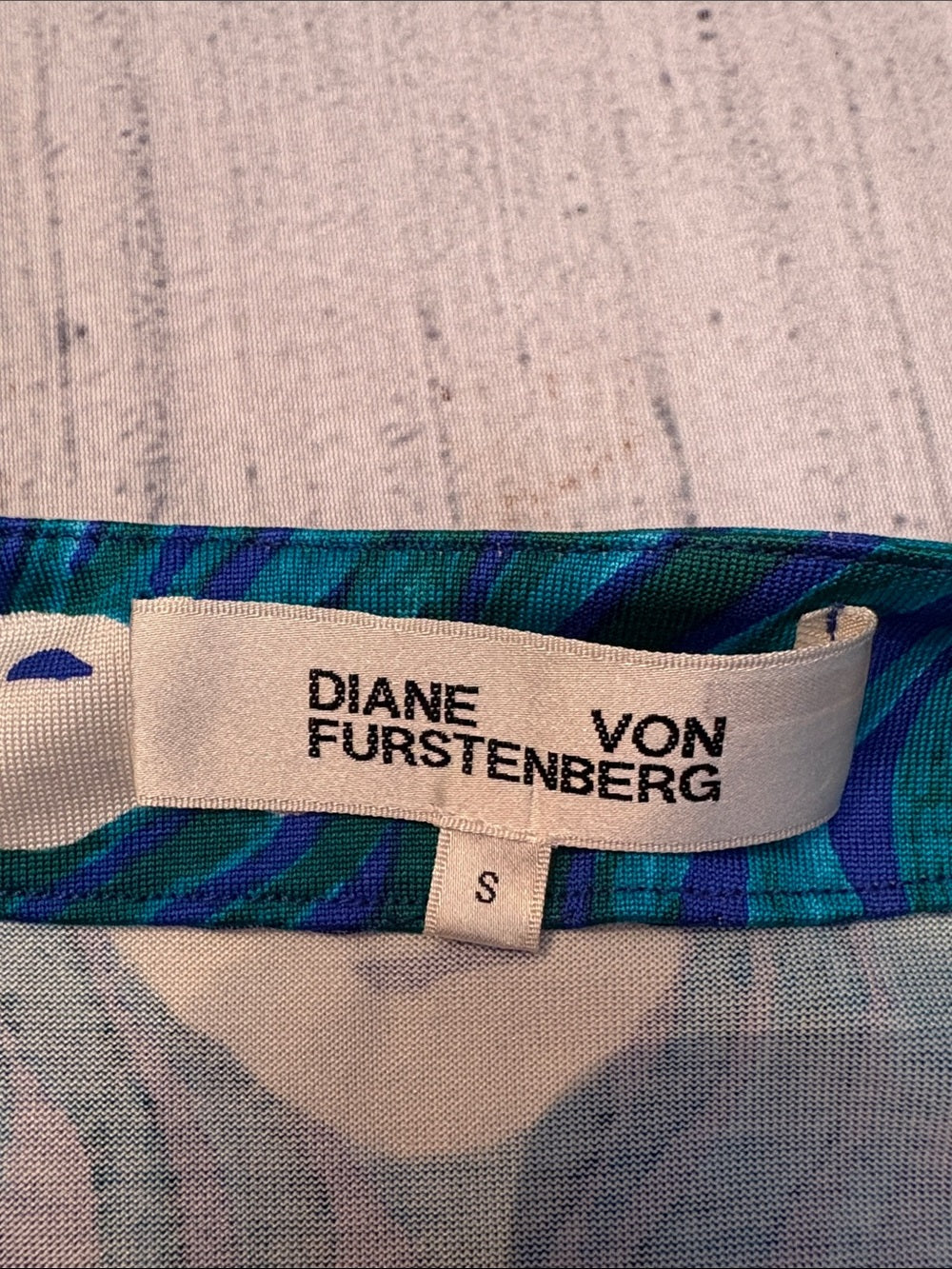 Diane von Furstenberg Irina Silk Dress - size small - Image 4