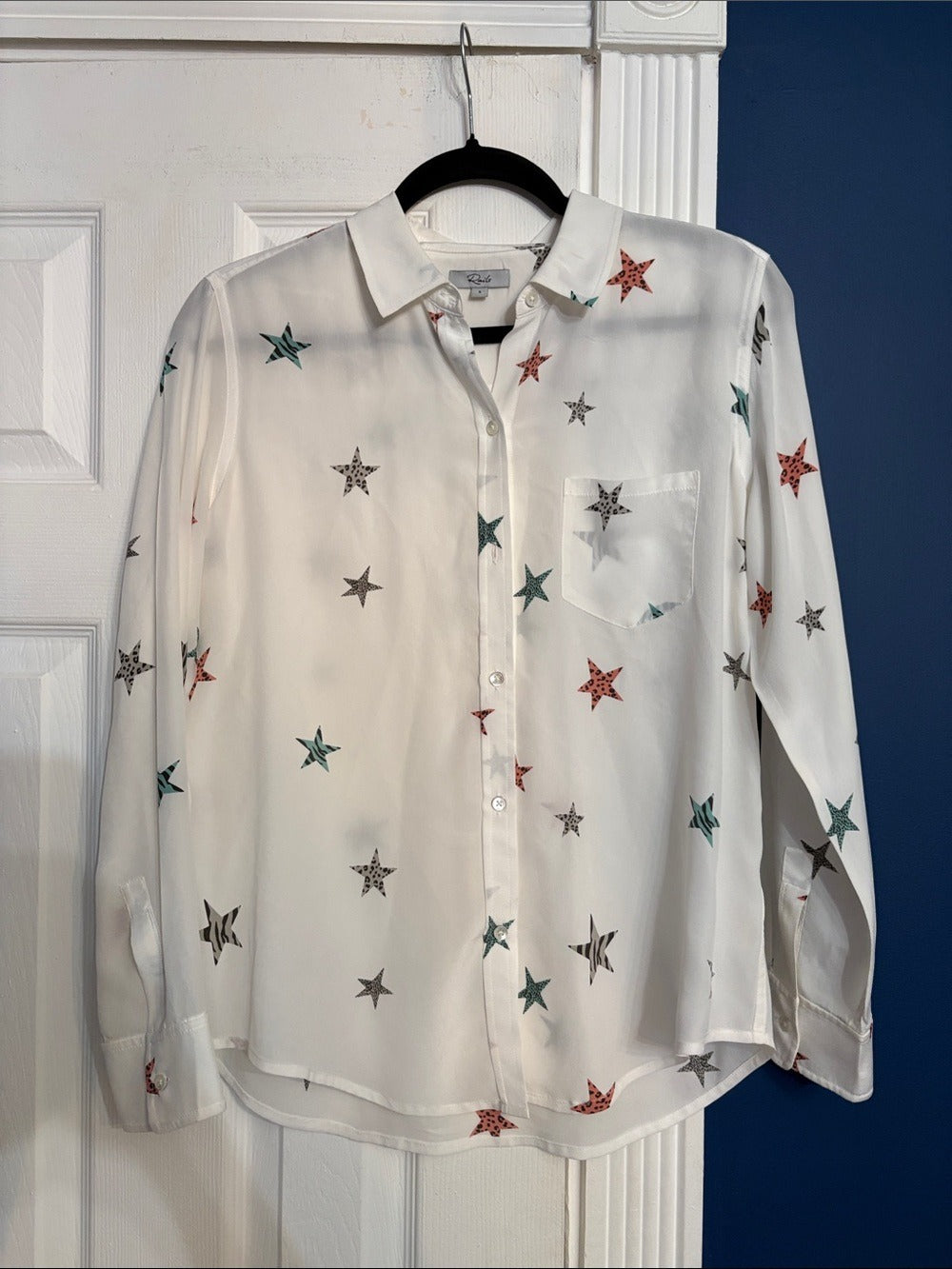 RAILS Kate Silk Button-Up Shirt in Ivory Animal Stars - size small - Image 4