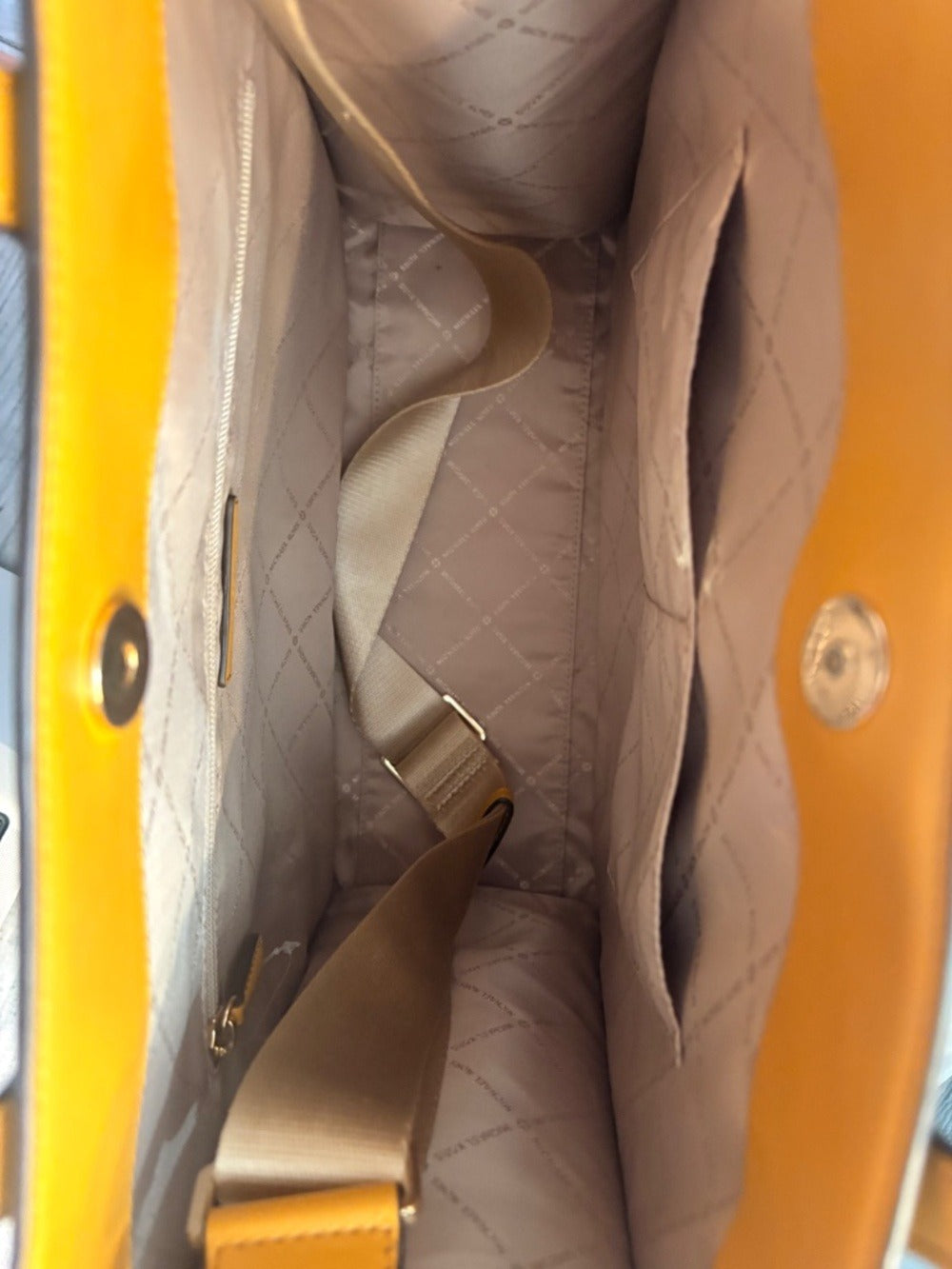 Micheal Micheal Kors Kenly Large Tote 🌟 - Image 3
