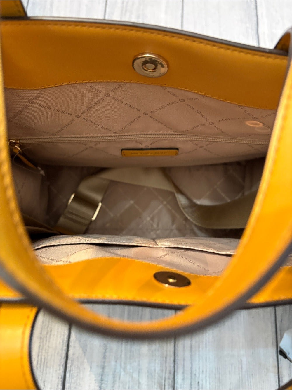 Micheal Micheal Kors Kenly Large Tote 🌟 - Image 5